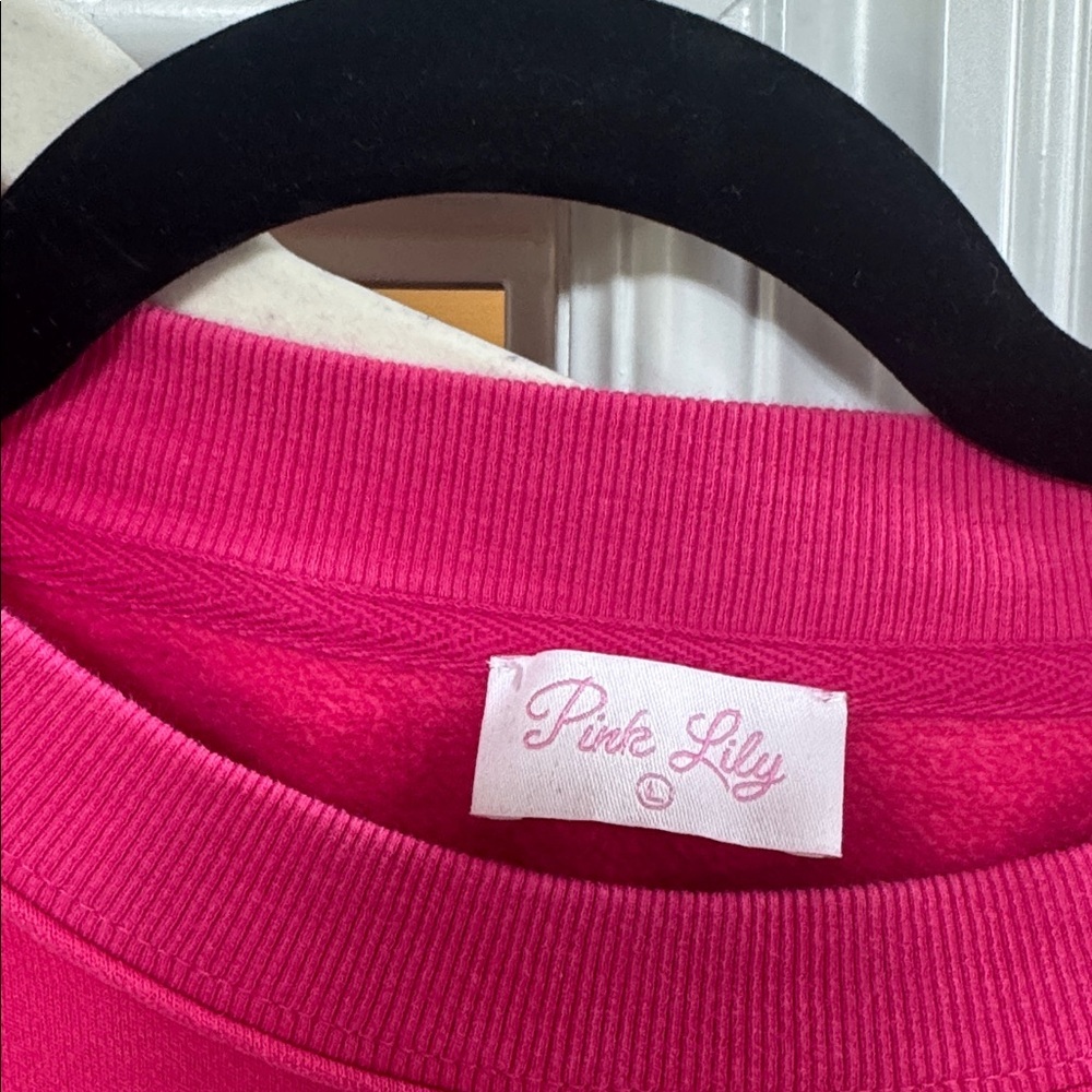 Pink Lily Size Large Sweatshirt - Picture 2 of 2